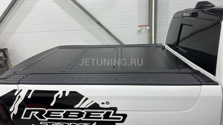 Крышка на кузов RAM 1500 с RAMBOX серая рейка